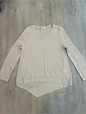 dylan Waffle Knit V-Neck Top - Light Taupe